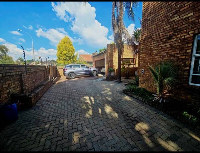 4 BEDROOM PROPERTY TO RENT IN GLEN MARAIS